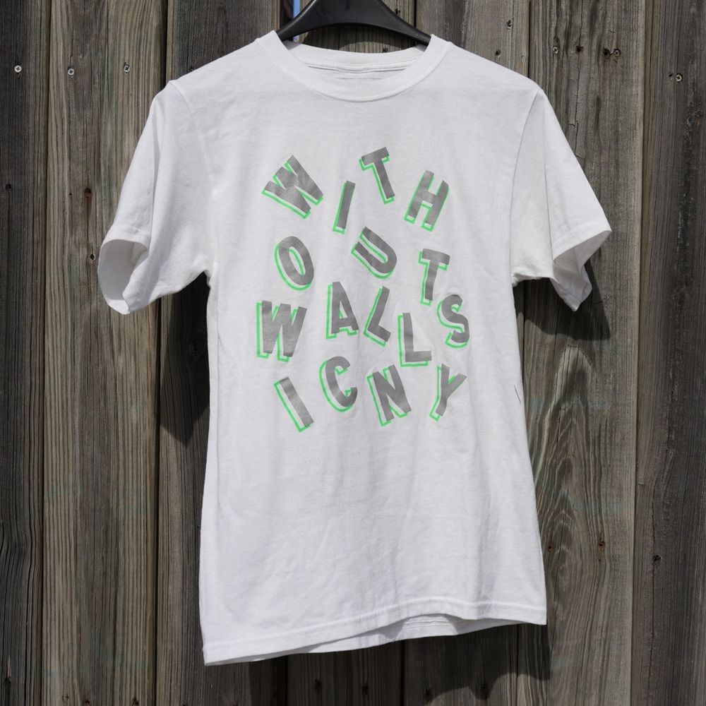 ICNY REFLECTIVE GRAPHIC TEE T-SHIRT SMALL